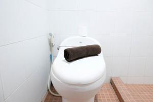 Cozy and Homey Studio Apartment at High Point Serviced By Travelio