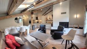 Résidence Helios - Appartement de belle capacité, au calme, proximité centre MAE-2521