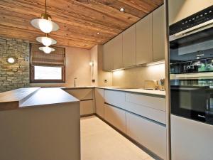 Luxueux appartement avec 4 chambres et 4 salles de bains à Méribel - 10 personnes - FR-1-613-119