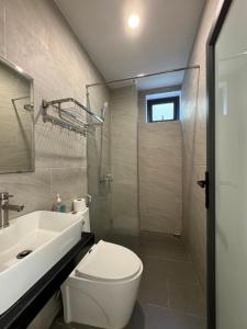 Phòng Deluxe Giường Đôi Có Ban Công (Deluxe Double Room with Balcony)