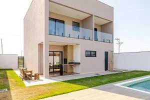 Casa 3 suítes com Ar Condicionado - Itapeba