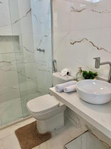 Casa super aconchegante com 5 Suítes e piscina!