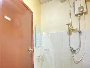 Graceful 2BR Apartment at Gateway Ahmad Yani Cicadas By Travelio