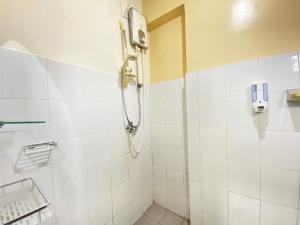 Graceful 2BR Apartment at Gateway Ahmad Yani Cicadas By Travelio