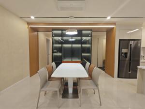 Starlake Daewoo 2Brs Apartment near West Lake