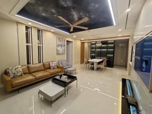 Starlake Daewoo 2Brs Apartment near West Lake