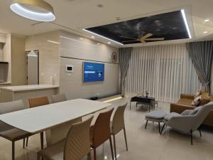 Starlake Daewoo 2Brs Apartment near West Lake