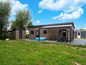 Rural house in a park near Molenschot - Chaam
