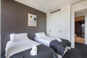 Modern Nomads Waterfront Residence Near Casino with River View