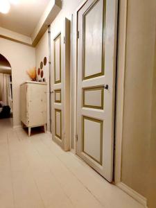 Valoisa läpitalon kaksio