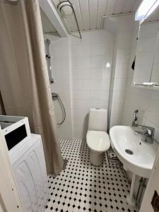 Valoisa läpitalon kaksio