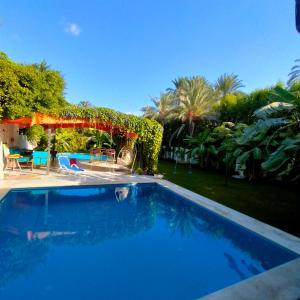 Two pools four bedrooms private villa
