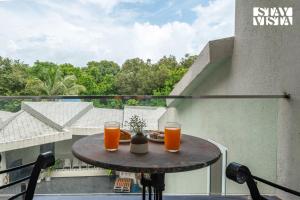 StayVista at Bayside Oasis with Outdoor Pool, WiFi