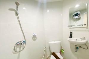 Comfortable 1BR without Living Room at Amartha View Apartment By Travelio