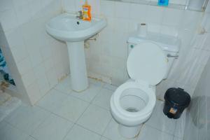 Carel Homes - Spacious 1BR with pool