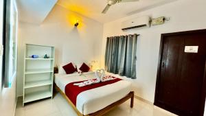 Wind Chimes White Town Home stay