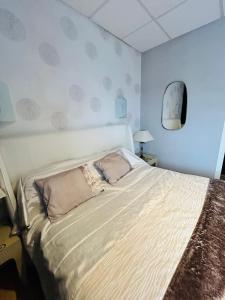 Hotels Logis Hotel L'Ayguelade : Chambre Double Supérieure