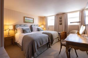 Really Comfy room in White Hart Hotel