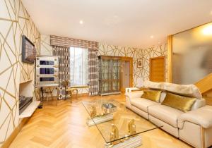 Argyl - Beautiful 3 Bedroom Apartment on York Place