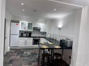 2bed2bath flat London