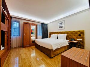 Chasse Residency Hotel