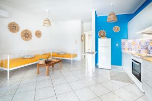 Sun & Sea Escape Charming Vacation Apartment in Voula on Athens Riviera