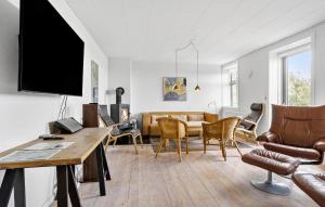 4 Bedroom Gorgeous Home In Vestervig