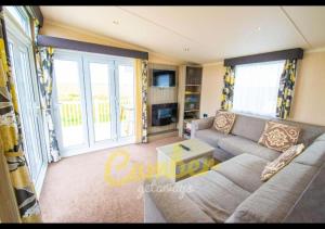 MP502 - Camber Sands Holiday Park - Sleeps 6 - Small Dog - Gated Decking - Amazing Marsh Views