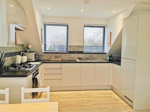 Modern Town Center Apartment