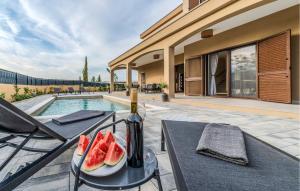 4 Bedroom Cozy Home In Jovici