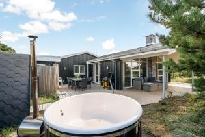 Fantastic Holiday Home In Søndervig With Outdoor Sauna, Outdoor Shower, And Wilderness Bath