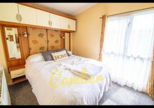 MP503 - Camber Sands Holiday Park - Sleeps 8 - Large Gated Decking - Amazing views