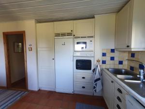 Boende på SydKoster med havsutsikt och nära till bryggor