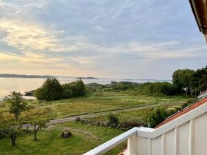 Boende på SydKoster med havsutsikt och nära till bryggor