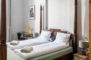 4BR Artdeco Elegance with Sauna