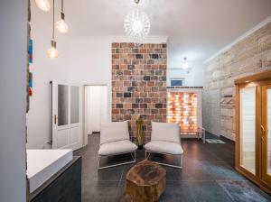 4BR Artdeco Elegance with Sauna