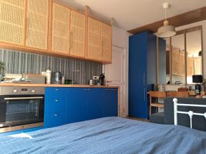 Royal Blue River Pearl