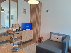 Royal Blue River Pearl