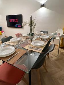 PARIS-MONTROUGE Magnifique appartement 3 pièces de 78m2 avec PARKING - très cosy pour 1 - 6 personnes refait à NEUF -ENTIRE APARTMENT LUXURIOUS AND WARM -Montrouge Paris 14ème - Proche Aéroport Orly Parc Expositions Porte de Versailles FREE WIFI