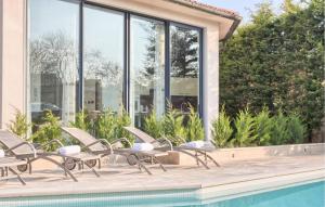 2 Bedroom Amazing Apartment In Pula 