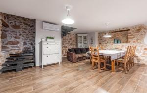 Amazing Home In Umag With Sauna