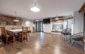 Amazing Home In Umag With Sauna