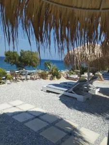 ILIOPOULOS Apartments - Oktonía