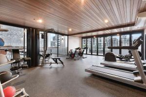 South Bank Luxe Skyview Pool & Gym Access