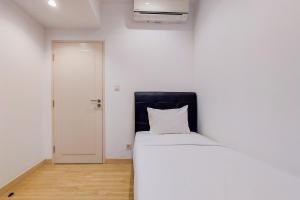 Modern Look 3BR with Branz BSD City Apartment By Travelio
