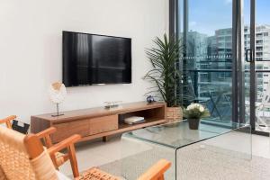 South Bank Luxe Skyview Pool & Gym Access