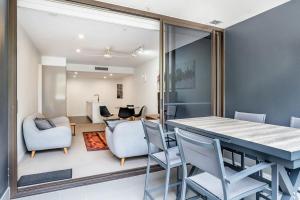 South Brisbane Rooftop Oasis with Pool