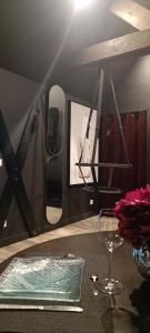 "BLACQ ROOM" Luxe, balnéo, sauna 50 nuances de grey