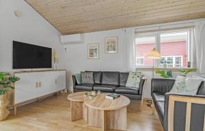 3 Bedroom Gorgeous Home In Gudhjem