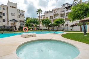 40 Comfortable apartment next to Puerto De La Duquesa